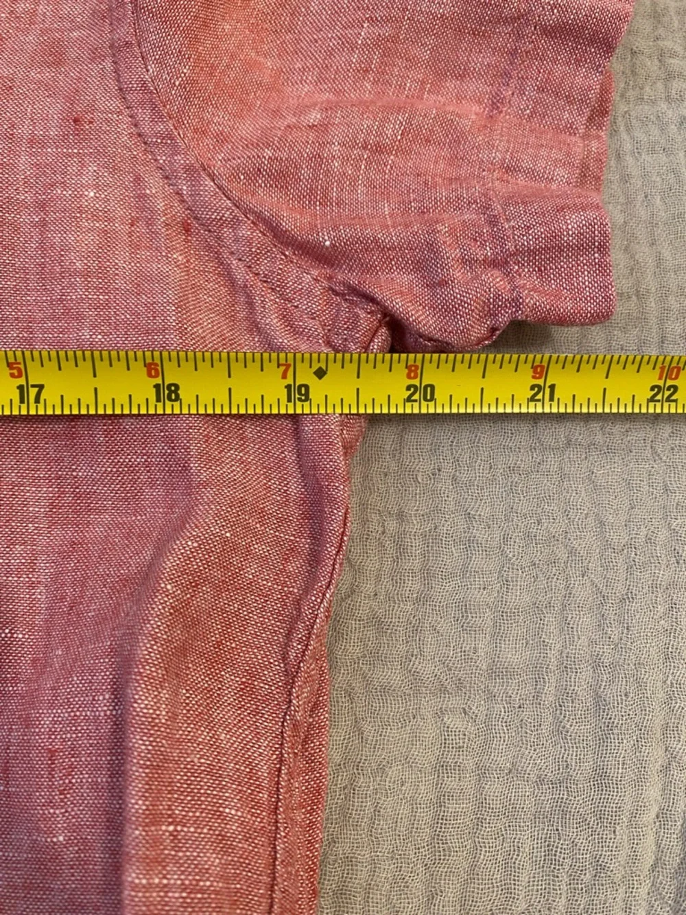 J. Crew Slim fit Linen  Short-Sleeve Button Down Shirt in Heathered pink. Size S